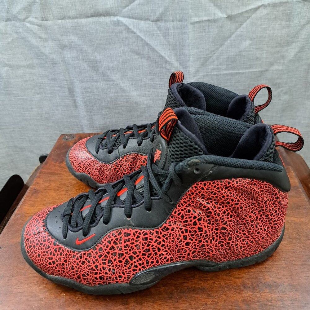 %Nike Foamposite One GS “Crimson” Size 6Y Red Black / Women 7.5 / A 36